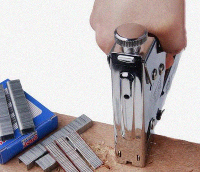 传统木工锯就别用了,现在流行高科技的五金工具,一件更比三件强